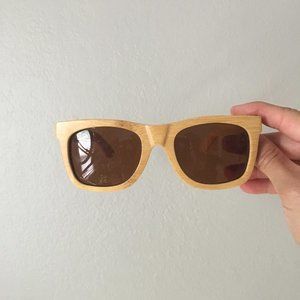 earth retro sunglasses, champion sweatshirt